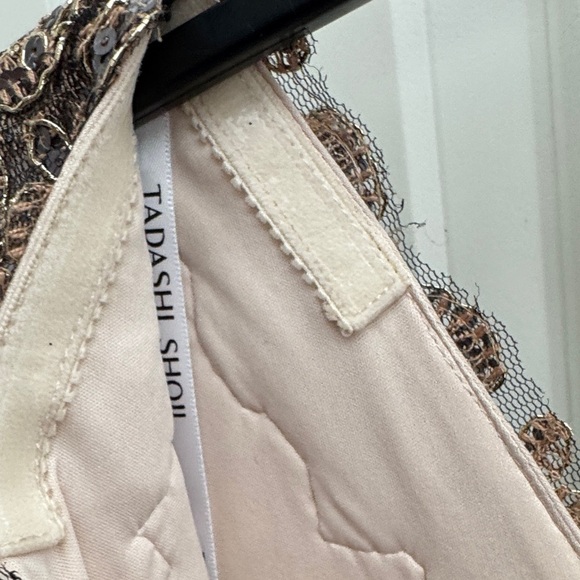 NEW Tadashi Shoji Metallic Lace Elegant Gown - Picture 9 of 16